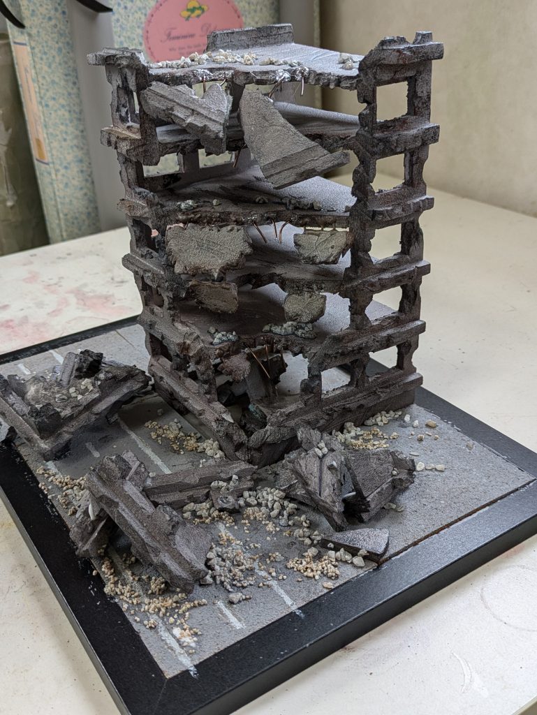 小さい石などをバラまき、それっぽく…