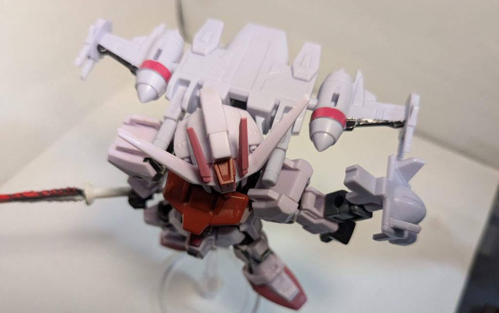 水平に取り付けられるようにしました。