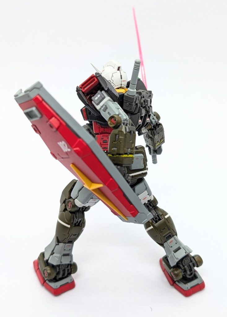 リアルタイプガンダムといえば哀戦士のポスターのポーズ。