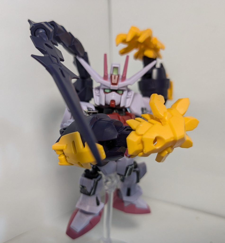 ジョイントパーツが多いので、腕も大きく曲げられます