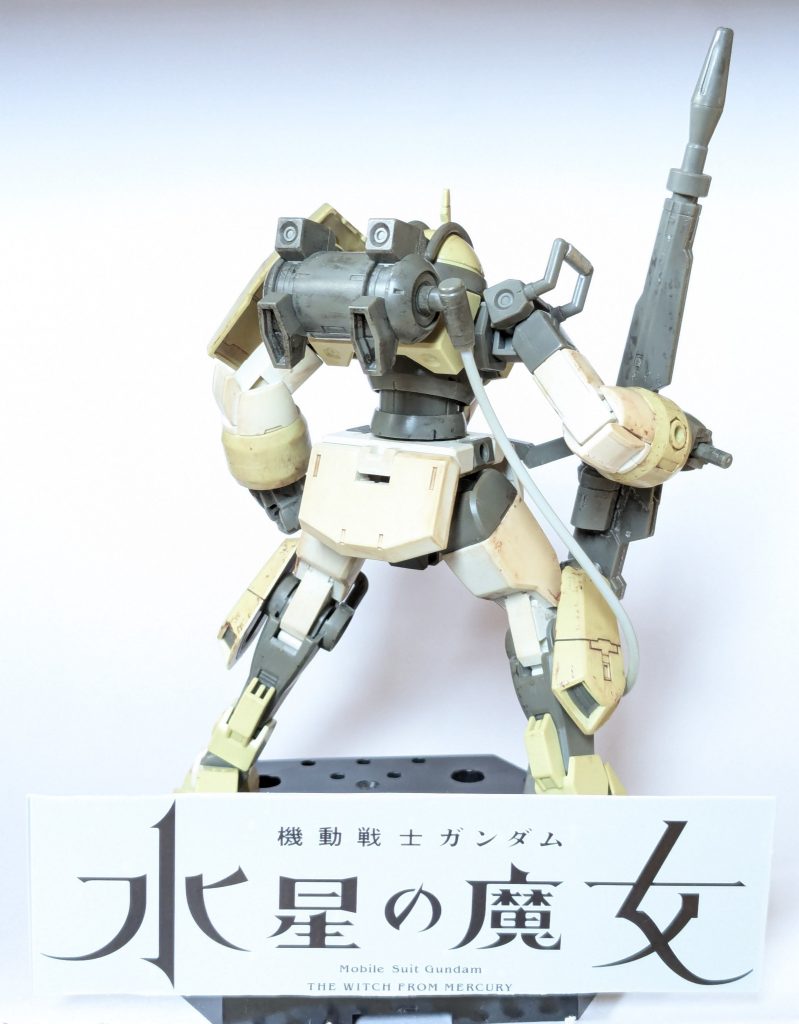 後ろ。今回は後ろもしっかりできたはずクロームシルバーで一部塗装してます