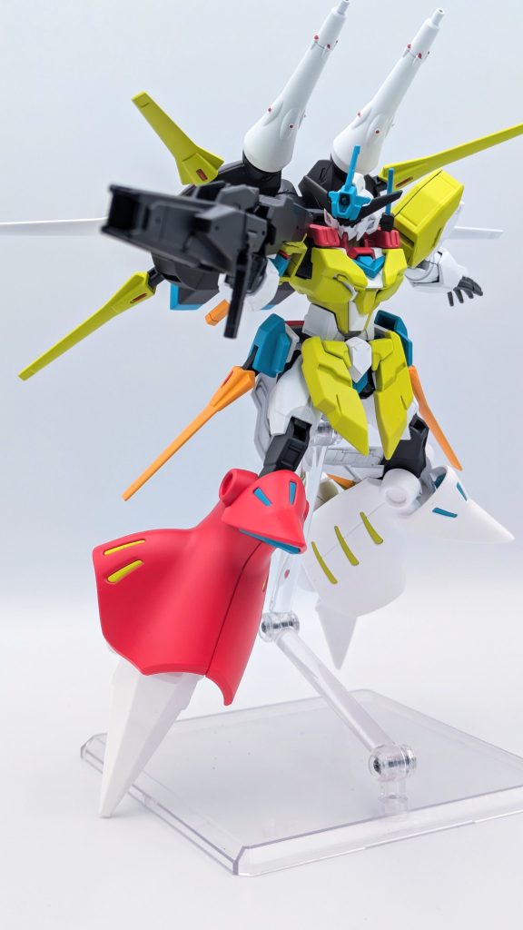 ビームバズーカで攻撃。スバルの絶叫が116dbだから、この武器の出力は116MW…だとしたら、ガンダムのビームライフルの約60倍、百式のメガバズーカランチャーの約8倍、ZZのハイメガキャノンの2倍以上ｗｗｗ