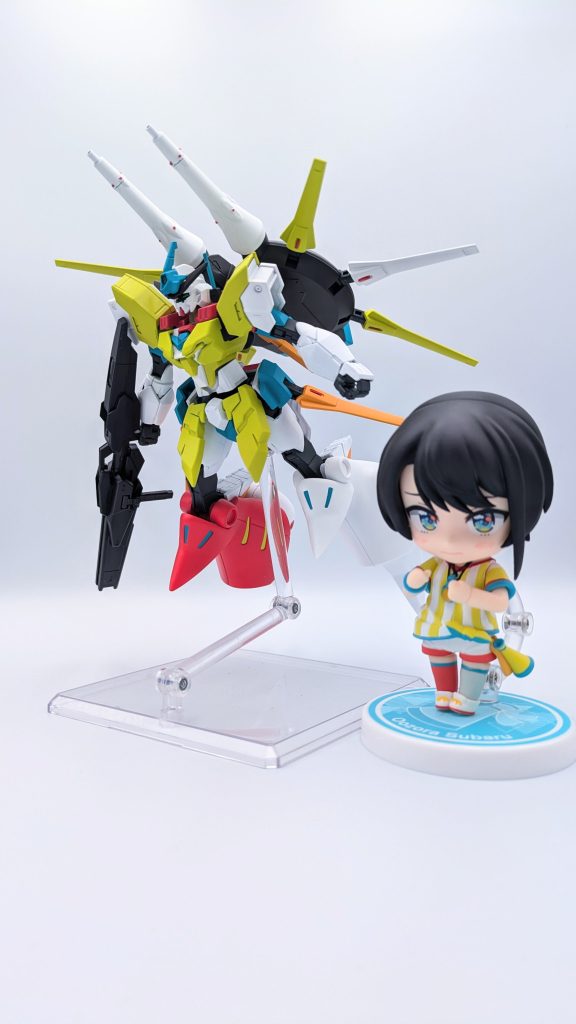 ねんどろいどの大空スバルと一緒に。使う色を決めてから配色して塗装するんですが、スバルの通常衣装って意外と色数少ないということに初めて気付きました。あと、足がキュベレイとキュベレイMk-Ⅱみたいになったｗ