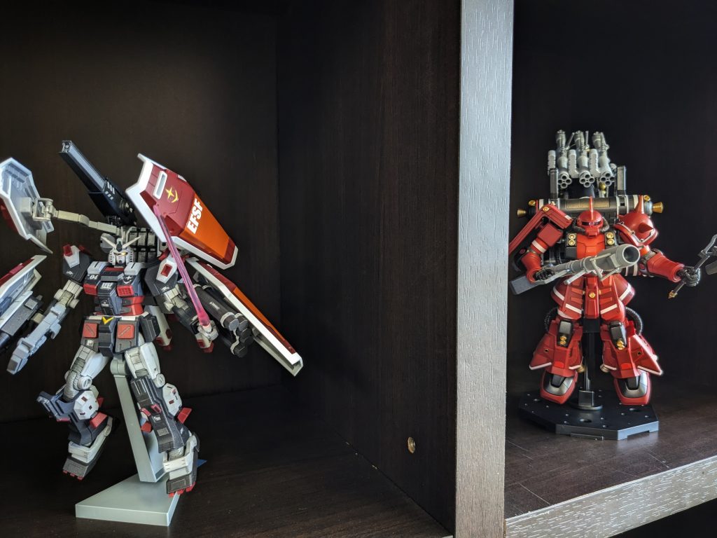 追いかけっこ!このスペースがないとなかなか綺麗に飾れません