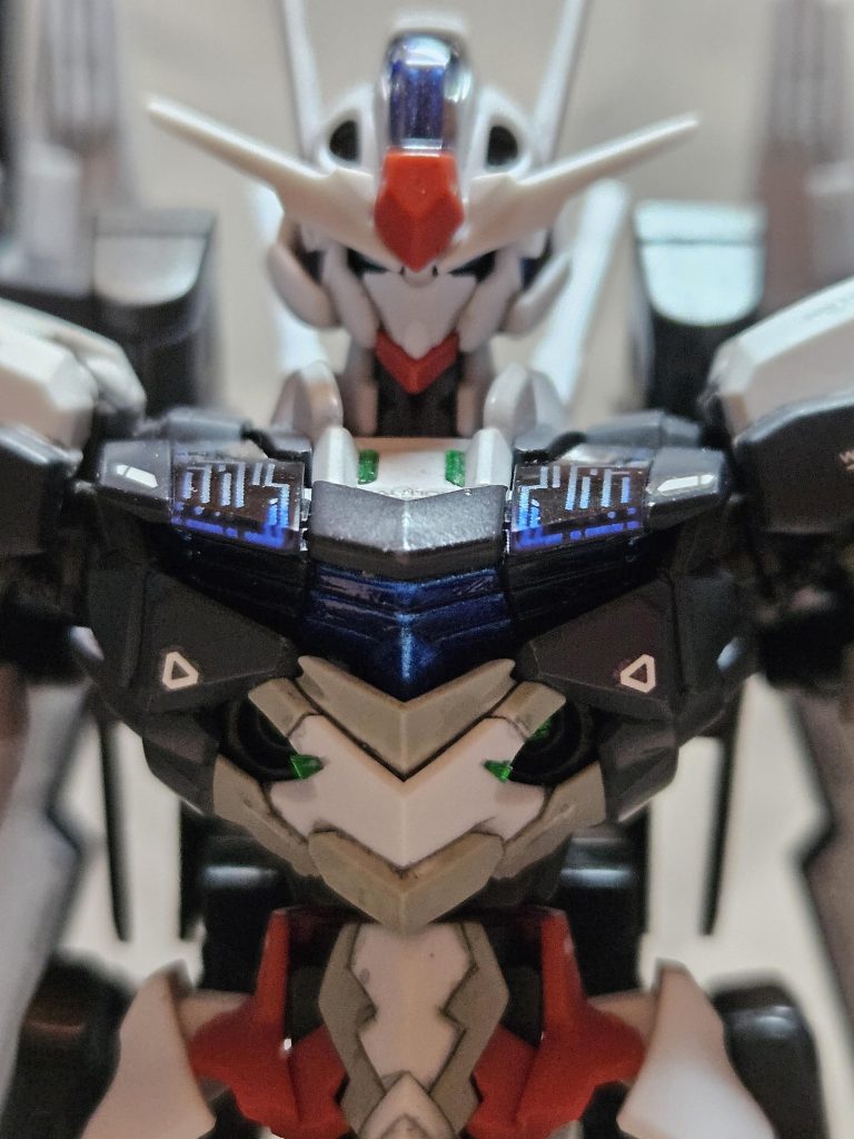 元々黄色だったパーツは、パーメットスコア6をイメージしてメタリックブルーにキャンディ塗装しましたが暗くなりすぎて見えなくなってしまいました。 以下武装です。