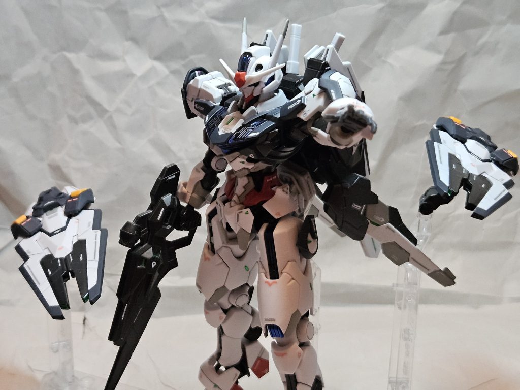 シールドビットシールドはユニコーンのシールドファンネルのように使用することを想定。(ウェポンディスプレイベースが売ってないので…) 御覧いただきありがとうございました。