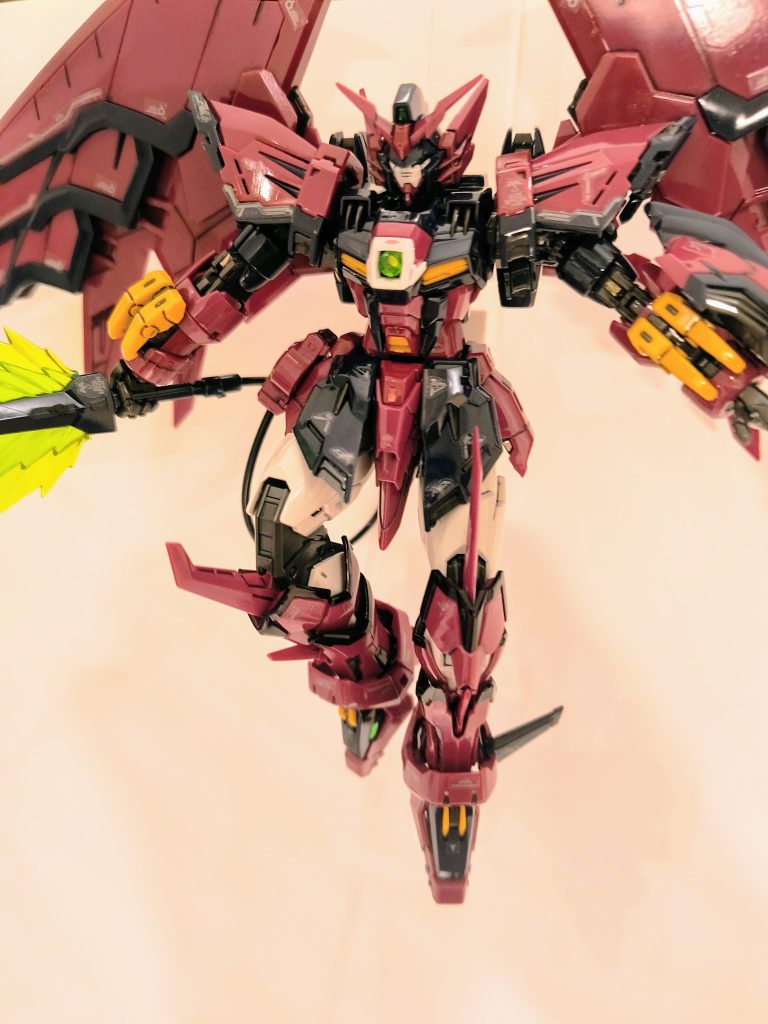 部分塗装とつや有りのトップコートを吹いています。