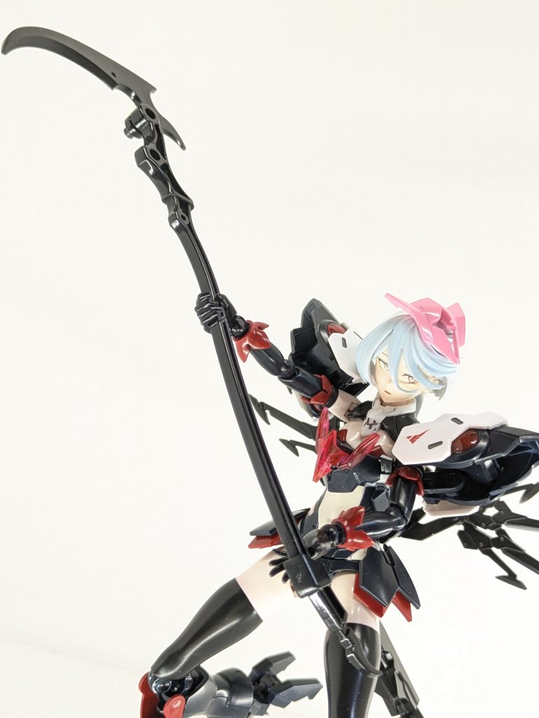 ハロウィンに合わせて作ってた筈だったんですが膝の可動軸が折れたり忙しかったりで約1ヶ月遅れました😭