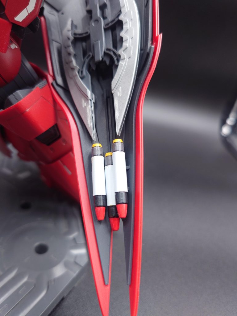 ミサイルは筆塗りゲート跡の処理や塗り方に粗があります