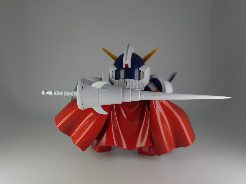 ランスはもともと保持アームみたいなパーツが付いてきて、背中に取り付ける仕組みでしたがそれが気に入らず、磁石をマントとランスに埋め込んでくっつけられるようにしました。