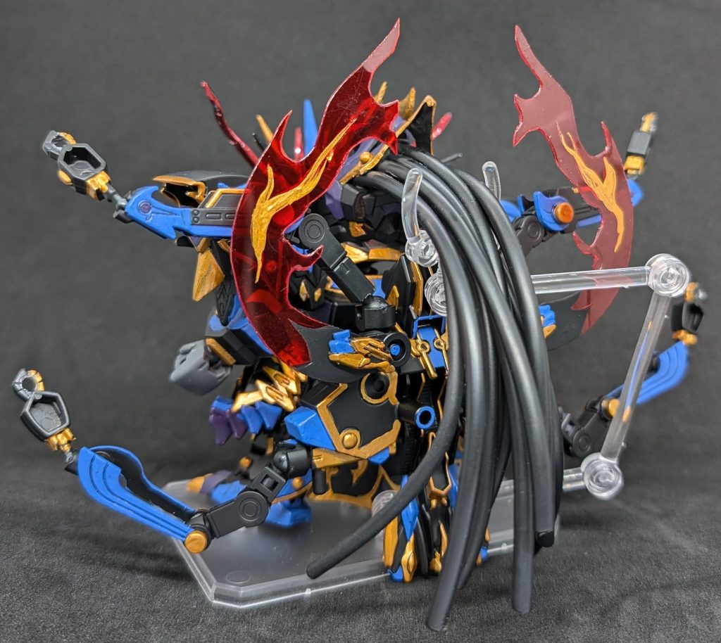 背中の炎は最近よく使うただの赤い下敷きです