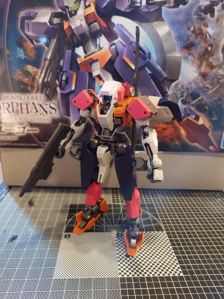 様々な機体からパーツを集めてますが、全て鉄血シリーズのパーツです。