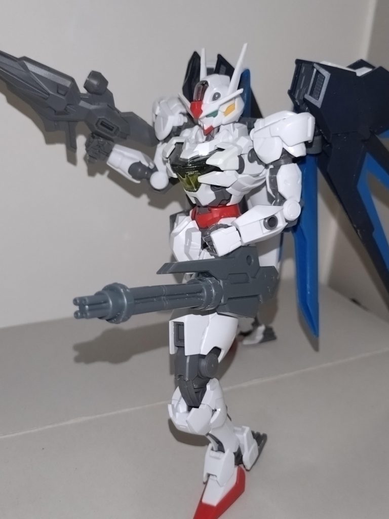 MA-M650B ハイドラ5ビームガトリングガン大腿部に装備されたビーム兵器。スラッシュウィザードのものよりも破壊力が高い。七深「これね、パワードアームズパワーダーのやつを使ったんだ。大腿部へのマウントは30MMのね」