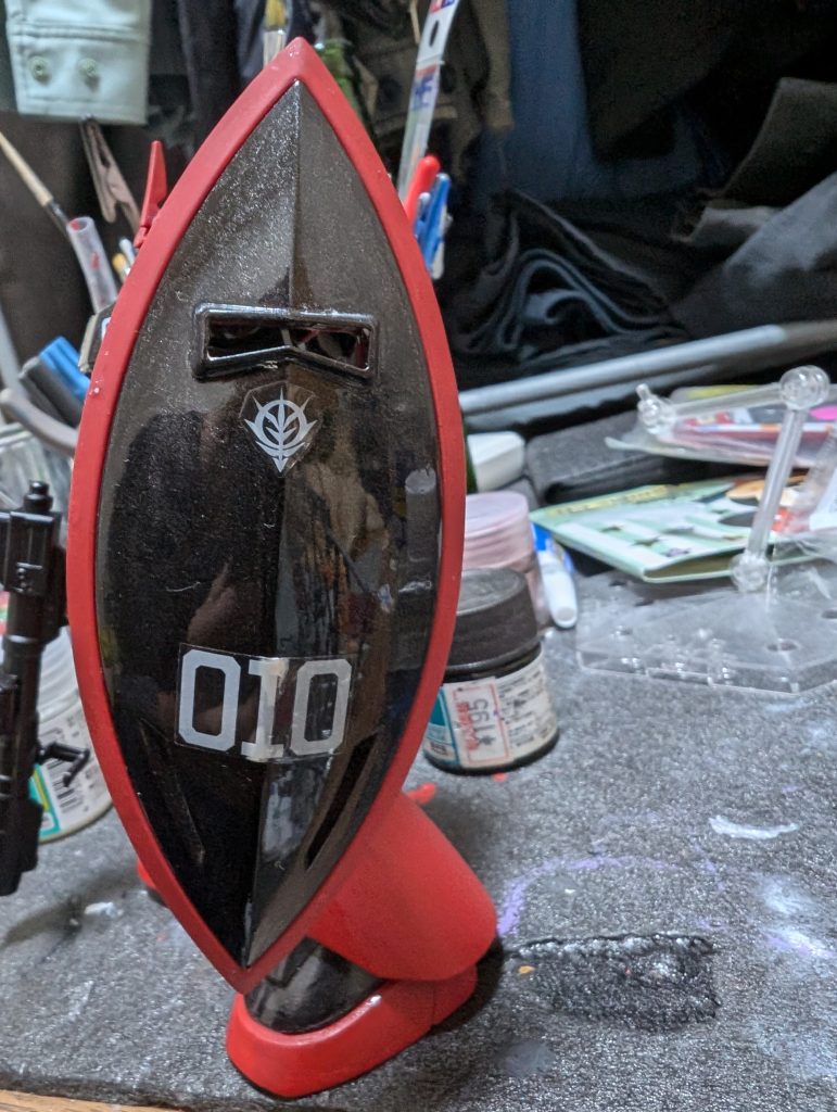 シールドは鏡面仕上げです。