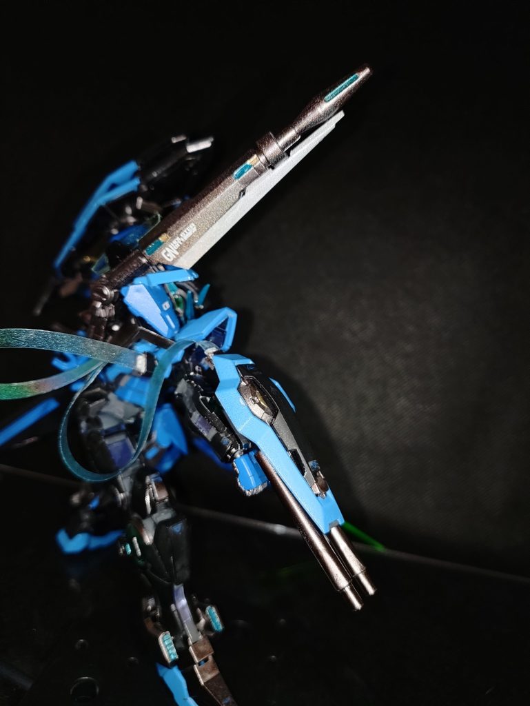 懸架方向を反転させマウントしたまま射撃も可能。