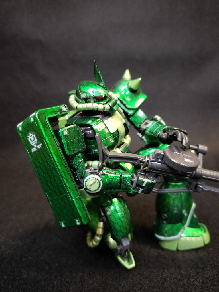 鱗塗装は意外と綺麗に出てます