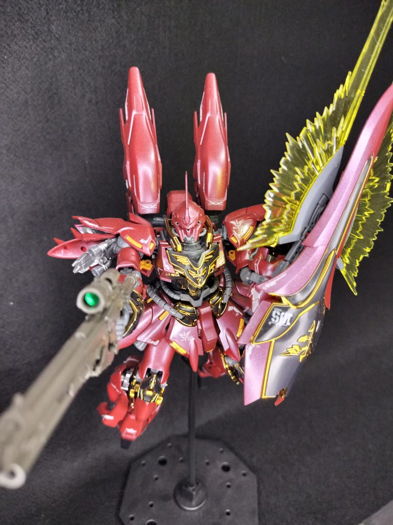 本当はチャンプロードの様なパープルにしようとメタリックレッドとメタリックブルーを混ぜたら上手くいかず、メタリックレッド：7メタリックブルー：1シルバー：1オリジナルメタリックパープルを作ってみました(gundam-kao4)