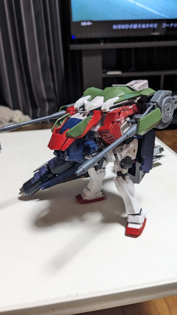 第五形態空間戦闘用試作型装甲これまでと違い機動力を上げる為に開発された。これによりこれまで懸念点であった機動力の上昇を成功している両端にはプロペラントタンクを2つ装備することによって長時間の運用を可能となっている