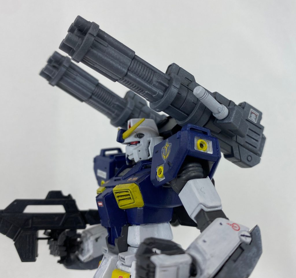 肩部大型ガトリング弾倉どこよ?ってツッコミはなしでお願いします!サーベル位置もマドロックを意識してます。