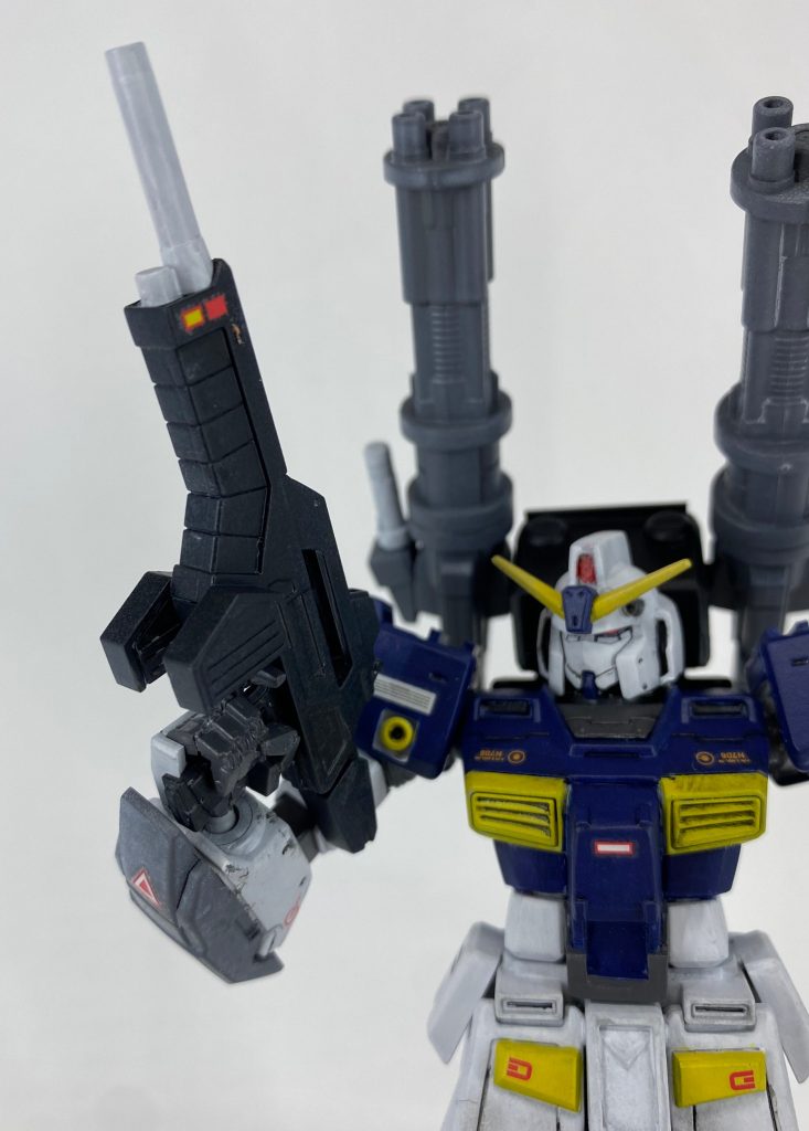 本家で使わなかった・マドロック専用ビームライフル・腕部グレネードランチャーを装備させています。