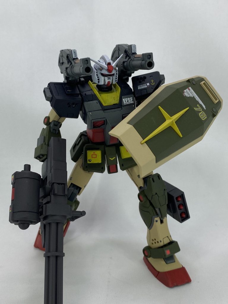 所謂リアルタイプカラーですが、配色は好みでロボット魂版を参考にしました。