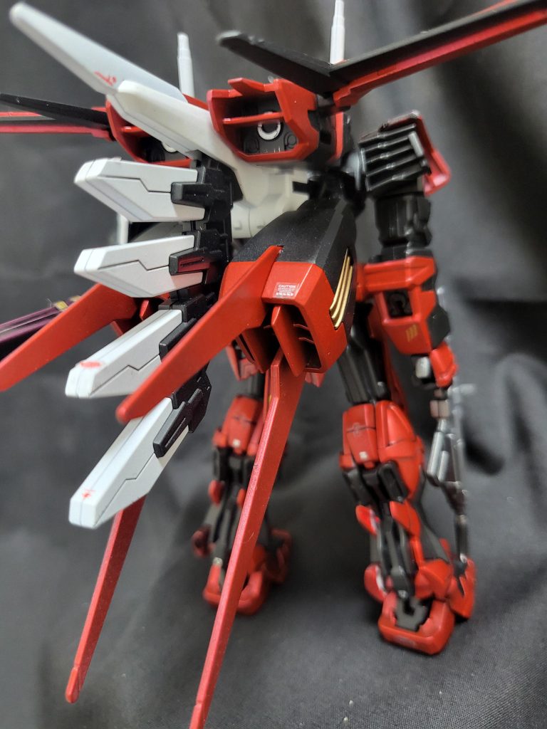 赤と白ではありきたり…逆に！しかも白を黒にしてチョイ悪に。