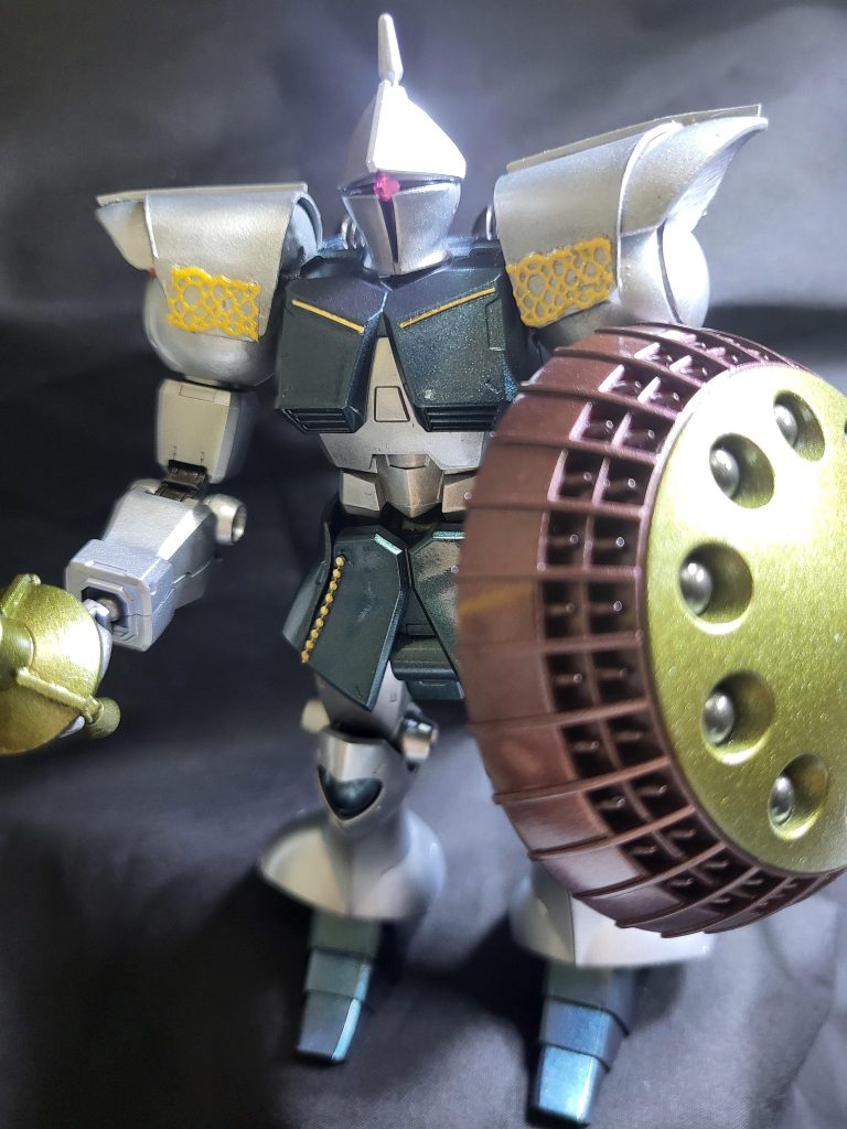 イメージは中世の騎士だったんですが…