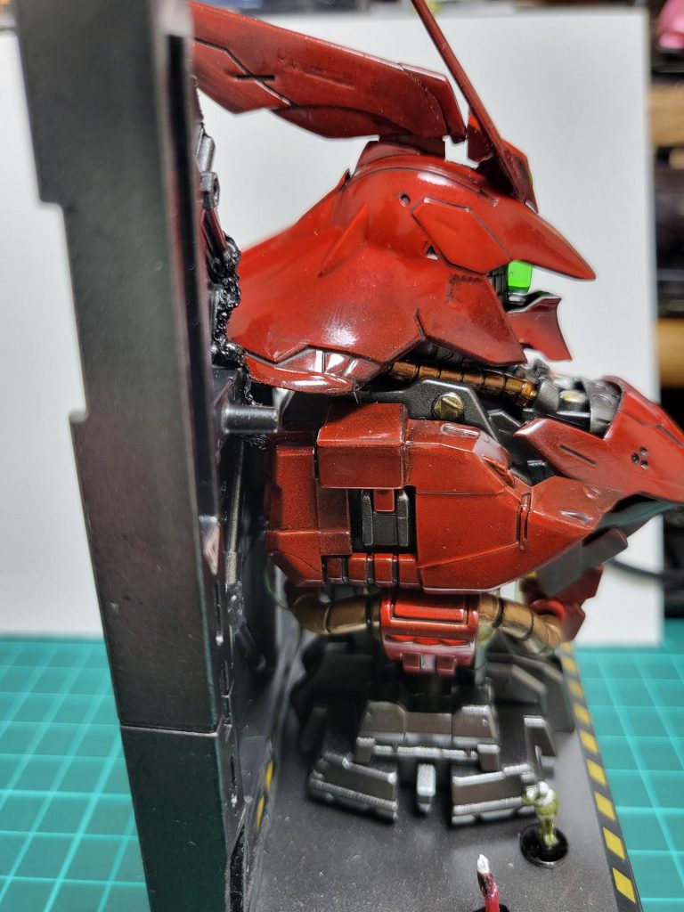 しかしメカニカルバストはガチャガチャで出る割にディテールは素晴らしいですねただ、皆様が言われているとおり、まともにパチ組は出来ませんね。作りがかなり荒いです