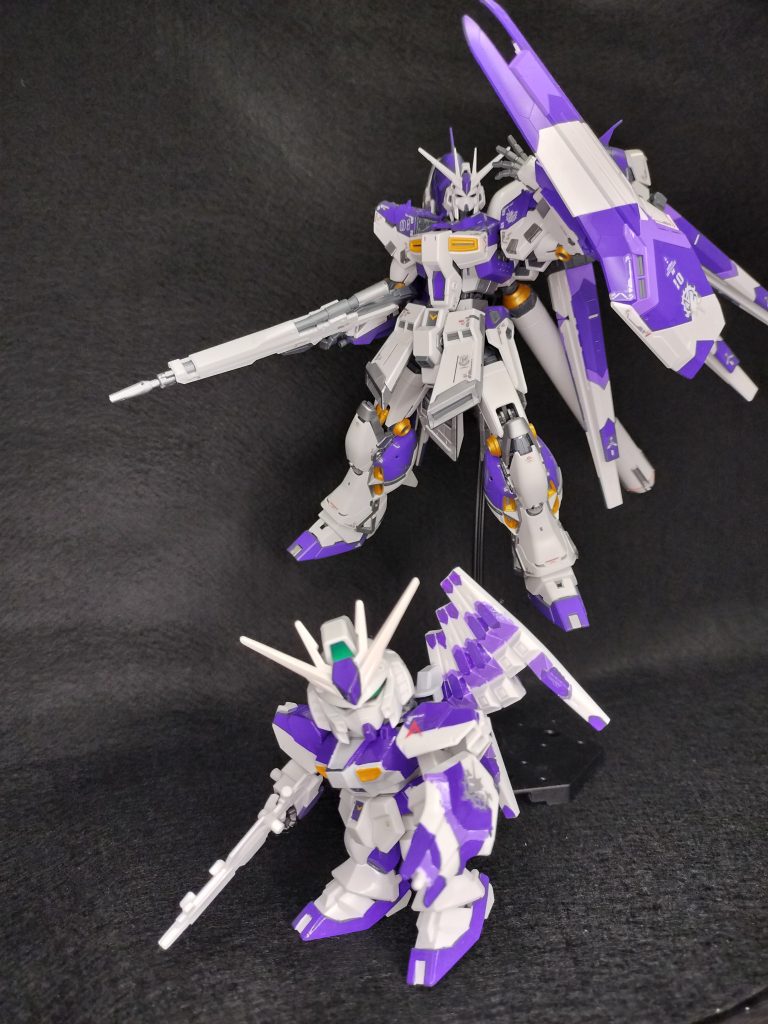  EXスタンダードのνガンダムを同じ様に塗装し親子にしました(gundam-kao4)