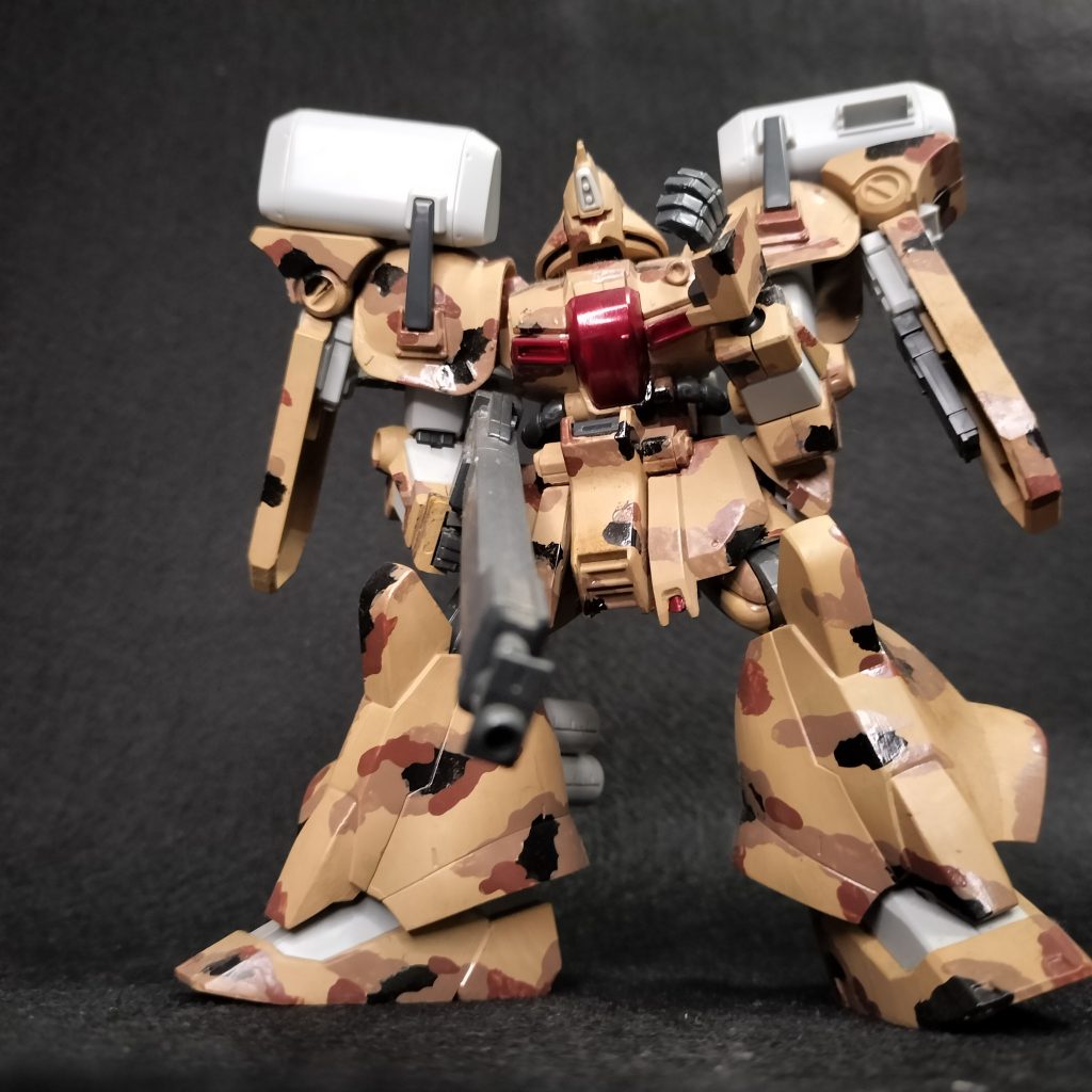 武器がカッコいい(zaku-kao2)