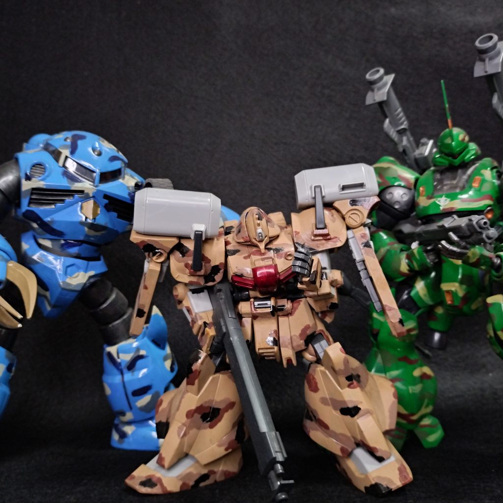 迷彩兄弟です(gundam-kao6)