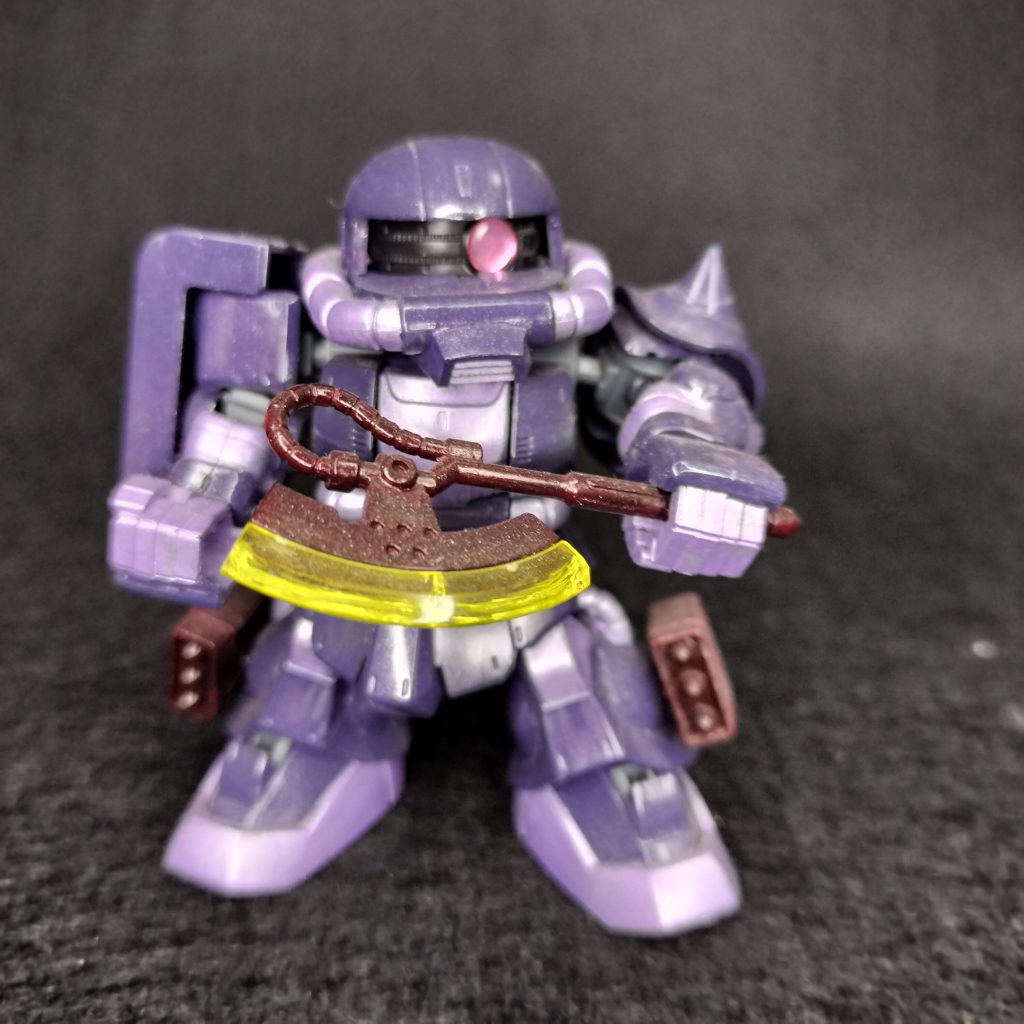 ちっちゃいザクは可愛いですね。この頃はクロスシルエットを知らなくて今のBB戦士は昔と違ってリアルだな。と思っていました(zaku-kao4)