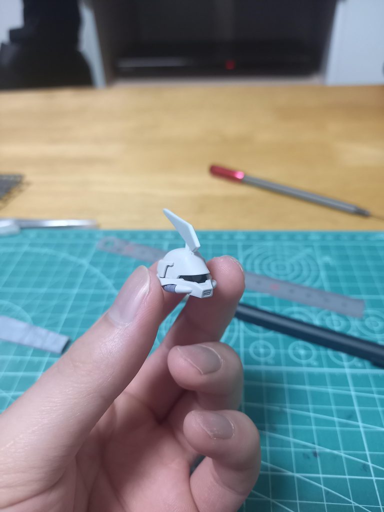 頭部は、HGサイコドーガで余剰となるギラドーガの頭部を使用しています✨ダクト部分はフィン状に変更しました‼️