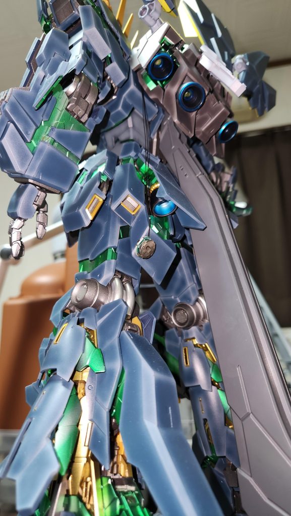 あまり見えませんが、バーニアもクリアブルーを使って映えさせてます笑