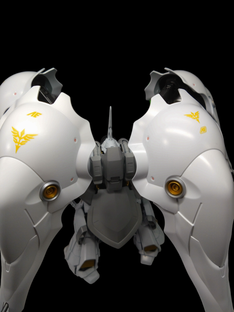 バインダーのデカールは4枚とも違うデカールデザイン