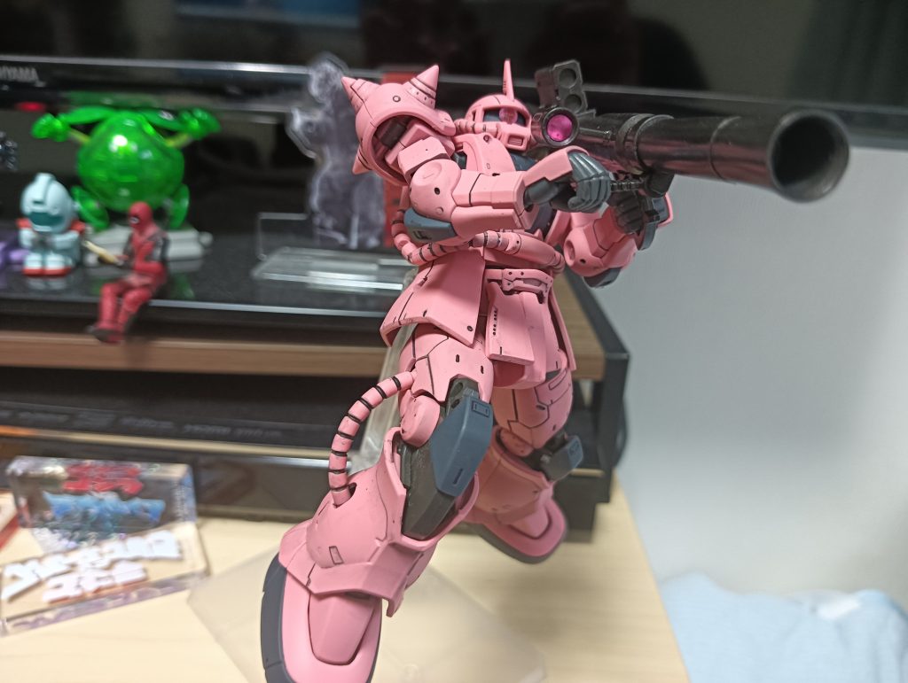 スコープも切り取って逆側に接着しています