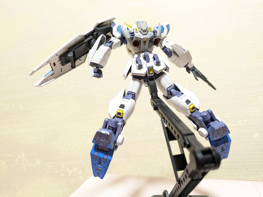 うっかりビームサーベルが残ったままのＣランナーを処分してしまい、しばらくサーベルが無いままになっていました。