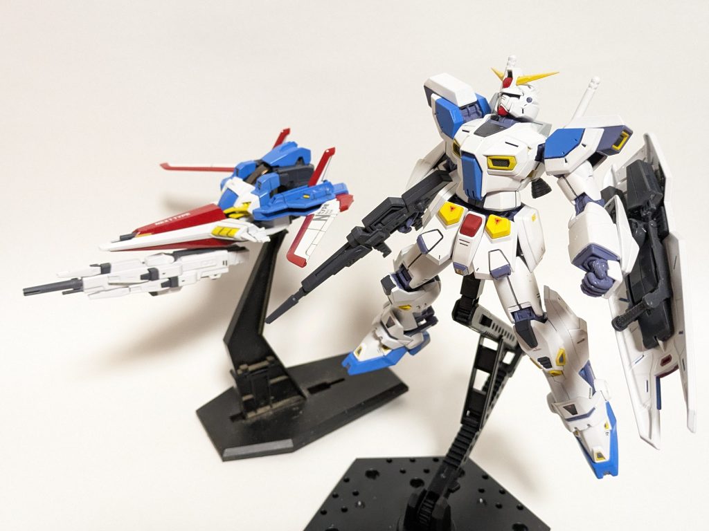 派手派手なロールアウトカラーも悪くないんですがハードポイントカバー等、白の多い３号機カラーは特別感あります。