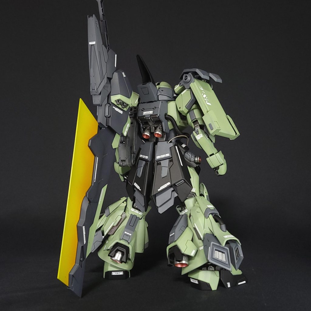 背面今回全体的に使っているデカールはエクスプレッションデカールです。