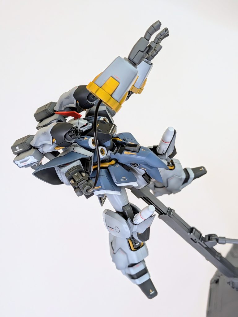 【武装】肩のビームガトリング胸部のメガ粒子砲・マシンキャノン腕の有線式メガ粒子砲 火力を重視し機体となっています。 ↓機体の制作や改造点のご紹介