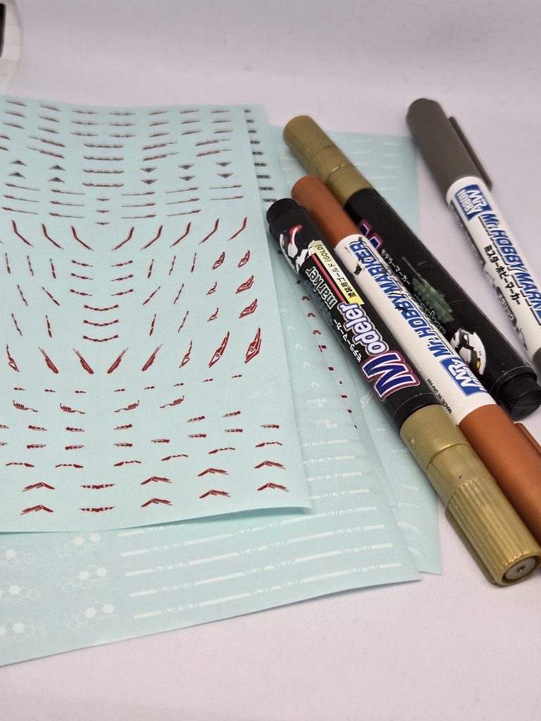 百均マーカーとホビーマーカー、百均シールてお手軽仕上げです。