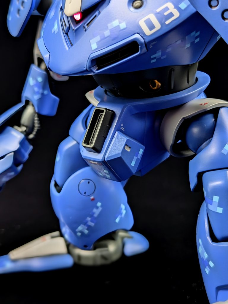 股間部分もジャンクパーツ等でシルエットを変えています😁