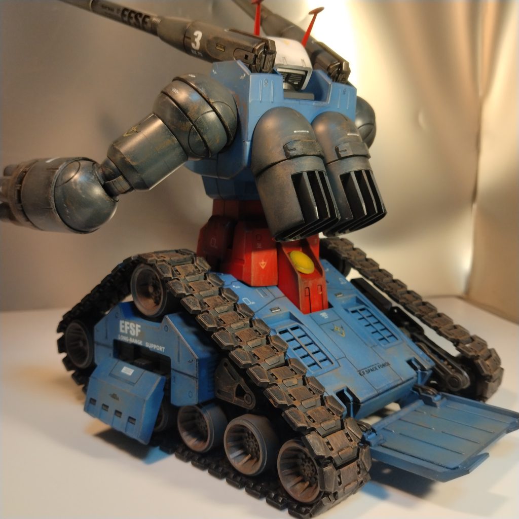 今回はこれの前の作品のガンキャノンから少し軽くウェザリングを施してます！