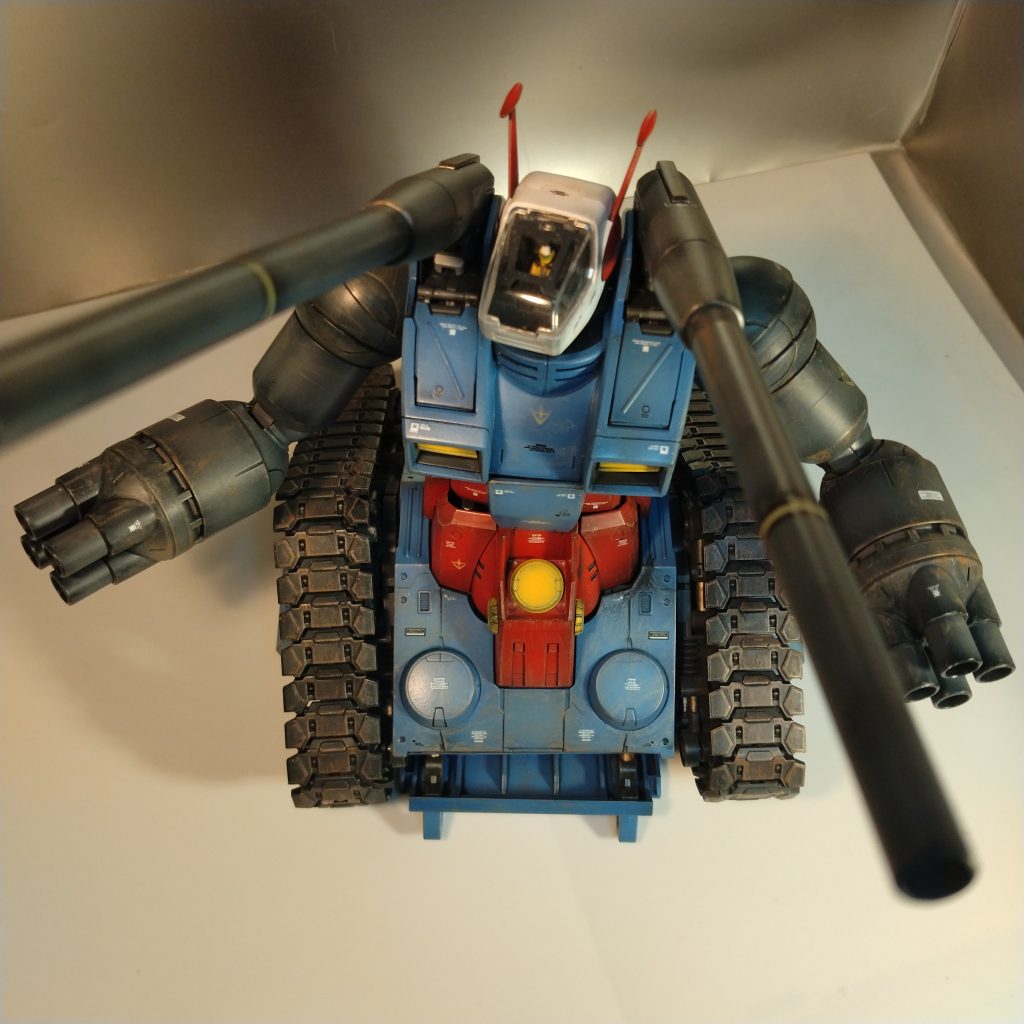 スジ彫りは私個人のイメージですが！強調せずに控えめにしてます！