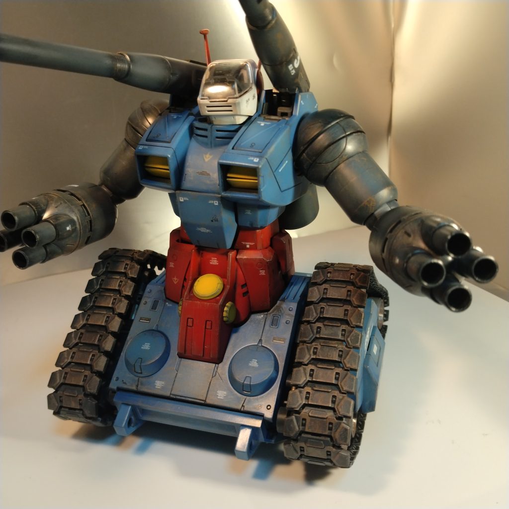 結局ですが！コアファイターは余りにも繊細なために！変形時に破損させるので！コアブロック限定にしました！ガンキャノン等のコアファイターの作りで良かったたのに！やたらパーツが貧弱で頼りないんです！（泣）