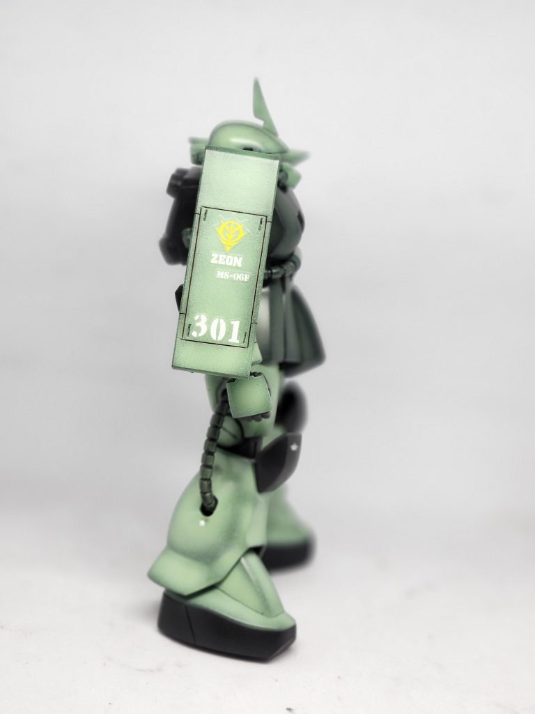 横2。旧の方がガチムチしてて強そうなイメージでしたね。毎回ジオン系機体の数字に困ります💦皆さんはどう考えて貼ってますでしょうか❓💦