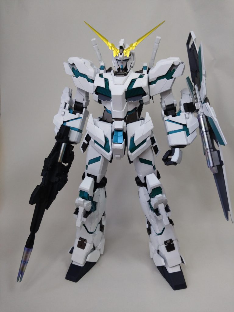 武装持たせた全身