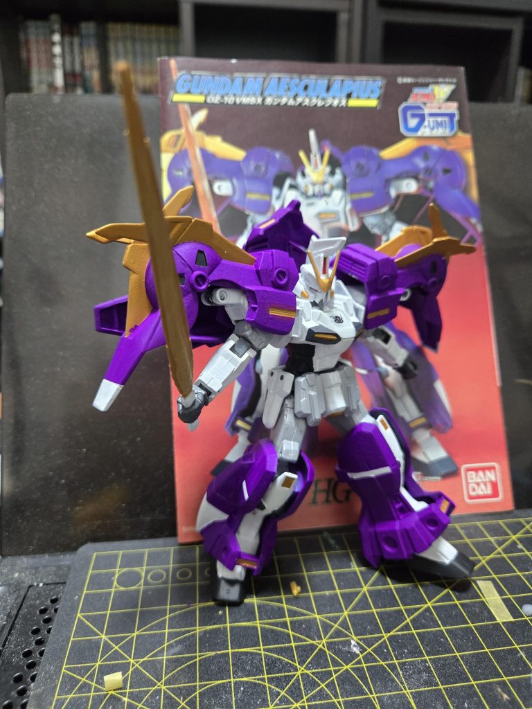 今回は初のHGだったんですが軽い気持ちで手を出すにはまだ僕の技量が追い付いていなかった気がします(zaku-kao9)かなり難しかったです