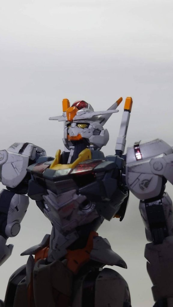 ライフルのスコープ、ツインアイは塗装後に木工用ボンドをつけウルっとした光沢感を出しています。