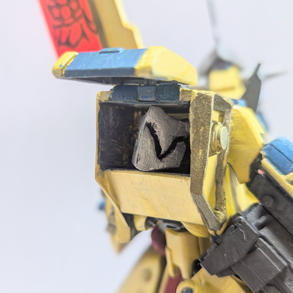 左肩は洗脳マスク入れになってます\(^q^)/